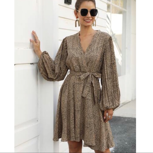Dresses & Skirts - Leopard Print Front Belted Dress